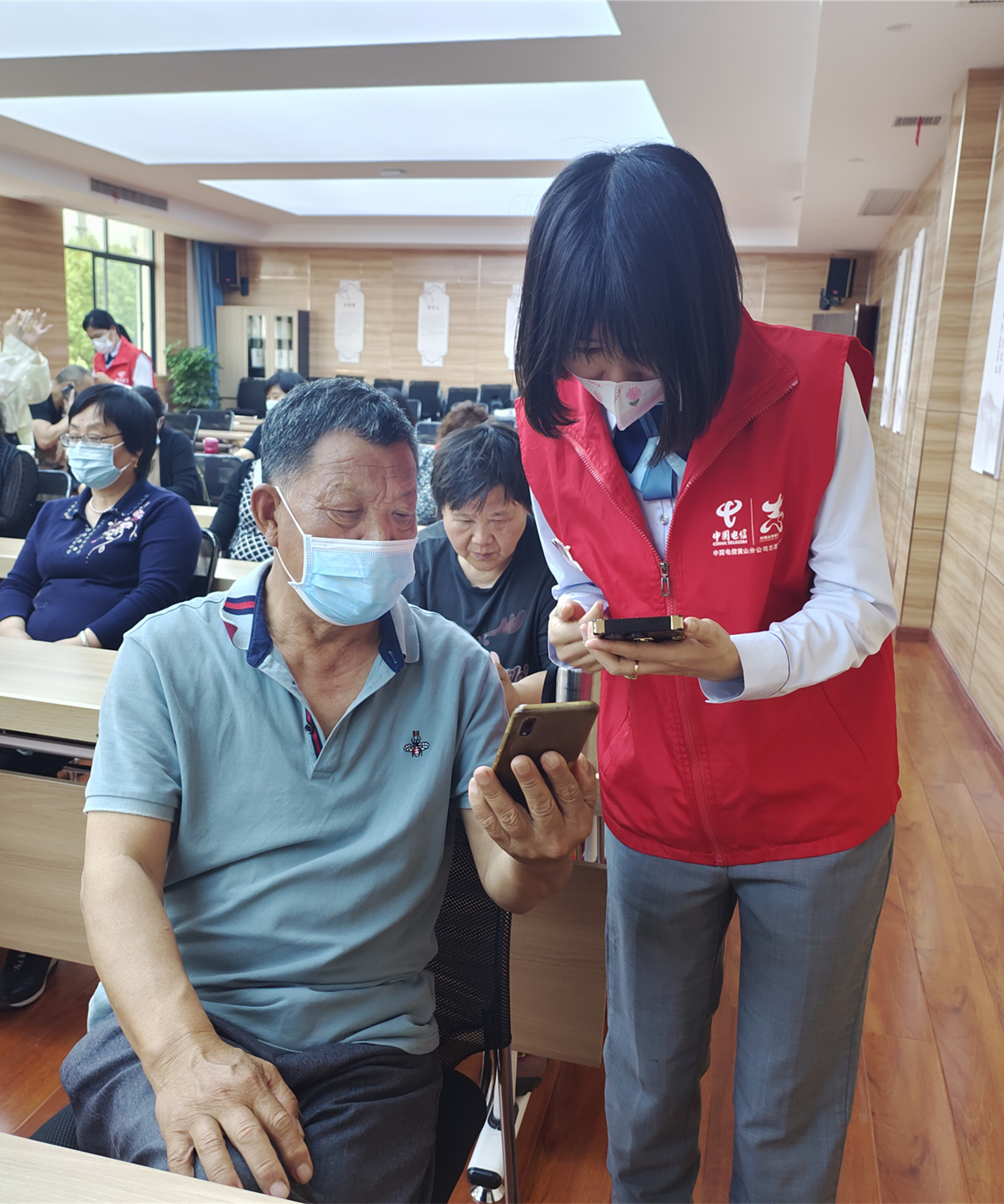 智慧助老.jpg
